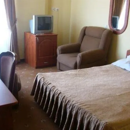 فندق Cristal 3*